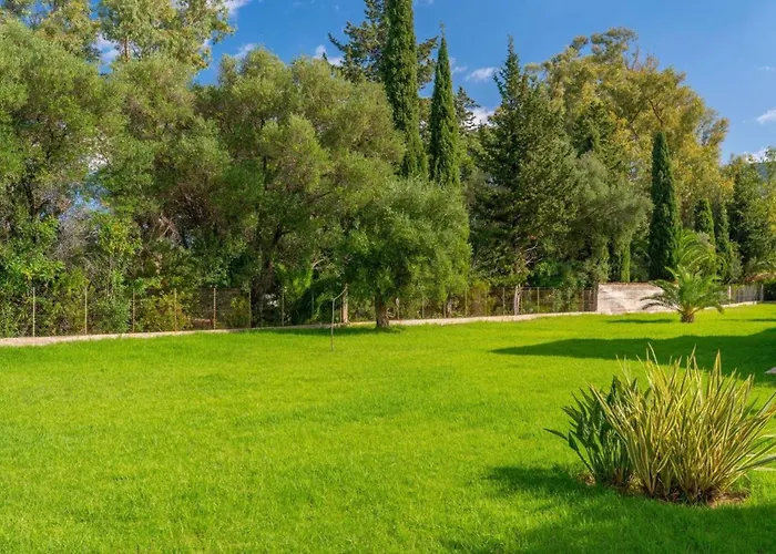 アパート Dafni サミ