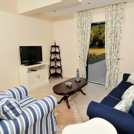 Apartament Dafni *